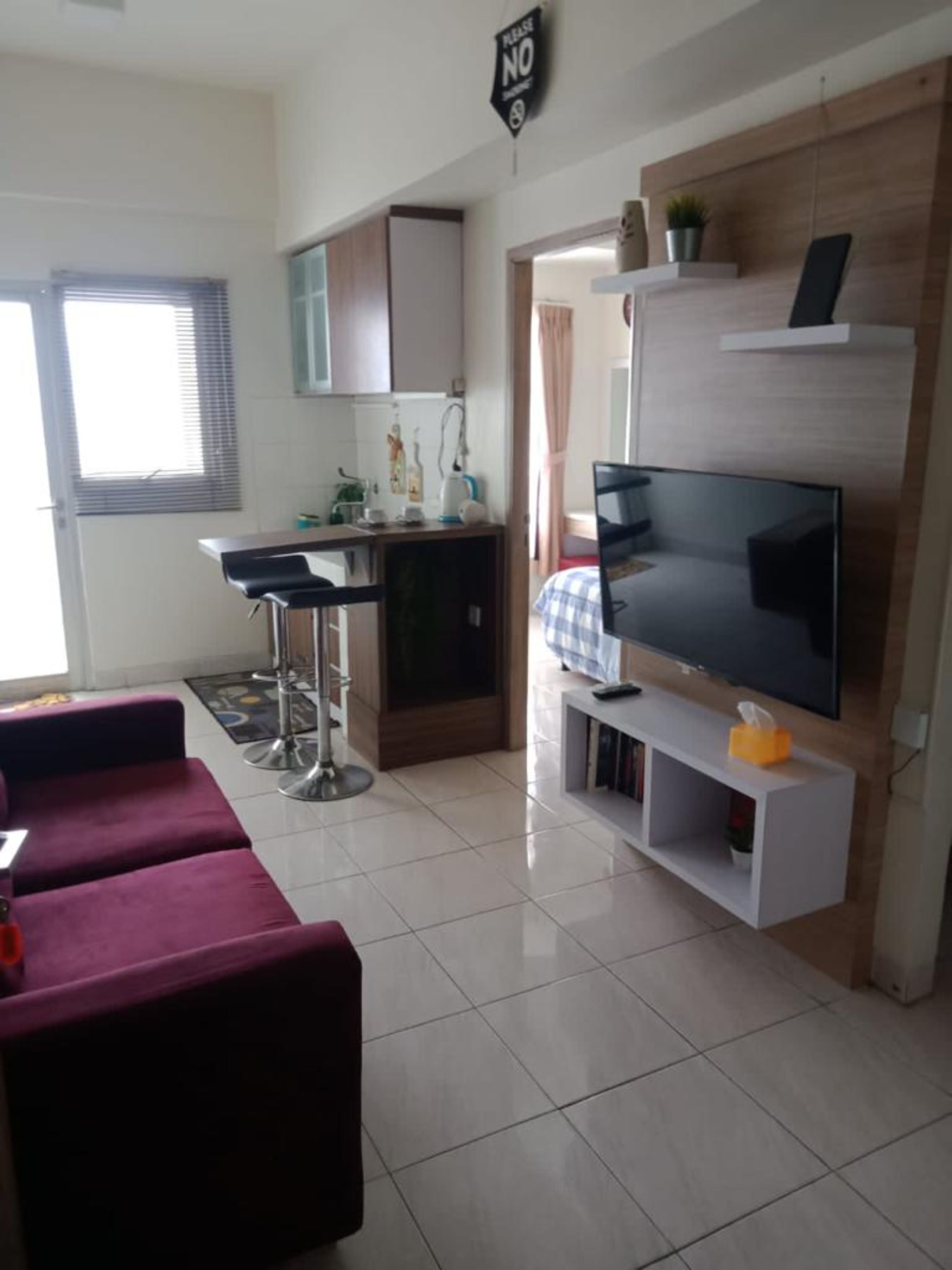 21-inch TV with cable channels