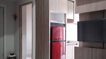 Cookware/dishes/utensils