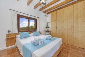 3 室のベッドルーム、セーフティボックス (室内)、アイロン / アイロン台、WiFi (無料)