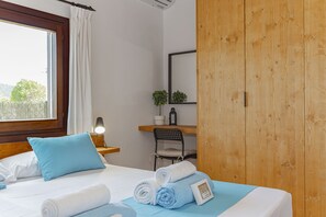 3 bedrooms, in-room safe, iron/ironing board, free WiFi