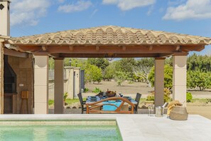 屋外ダイニングエリア