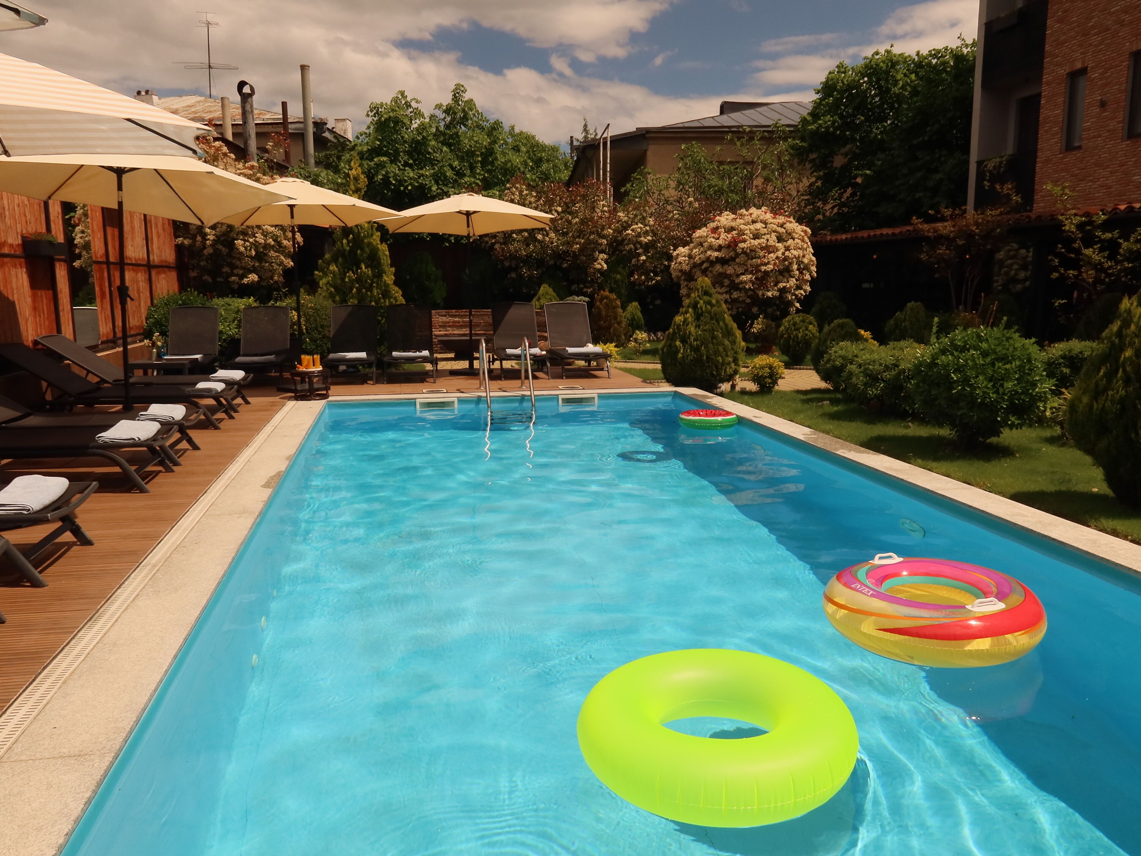 Seasonal outdoor pool, sun loungers