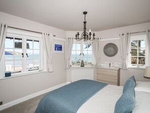 5 bedrooms, individually decorated, individually furnished, free WiFi - Gorse Bank (Pwllheli)