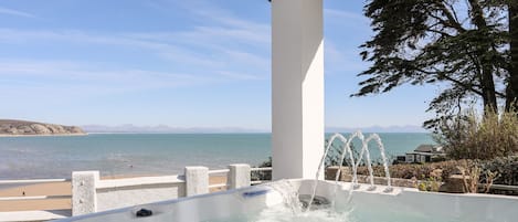 Bañera de hidromasaje exterior