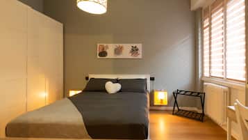 Design-Apartment | 1 Schlafzimmer, individuell eingerichtet, Bügeleisen/Bügelbrett