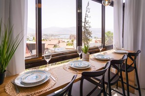 Deluxe Apartment | In-room dining