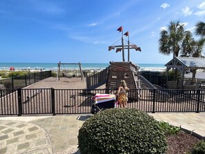 On the beach - Newly Remodeled,Forest Dunes,Amazing Decor, Pools! (Myrtle Beach)