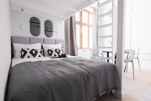 Standard Studio Suite | Iron/ironing board, free WiFi