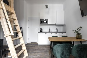Standard Studio Suite | Private kitchen - Homewell Apartments Wilson Park II (Poznan)