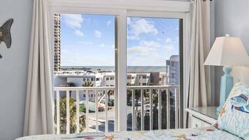 3 chambres, fer et planche à repasser, Wi-Fi, draps fournis