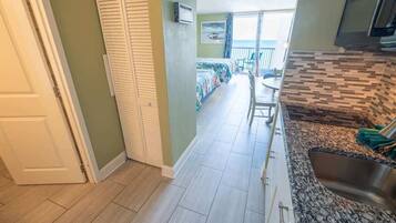 1 habitación, escritorio, tabla de planchar con plancha y wifi gratis