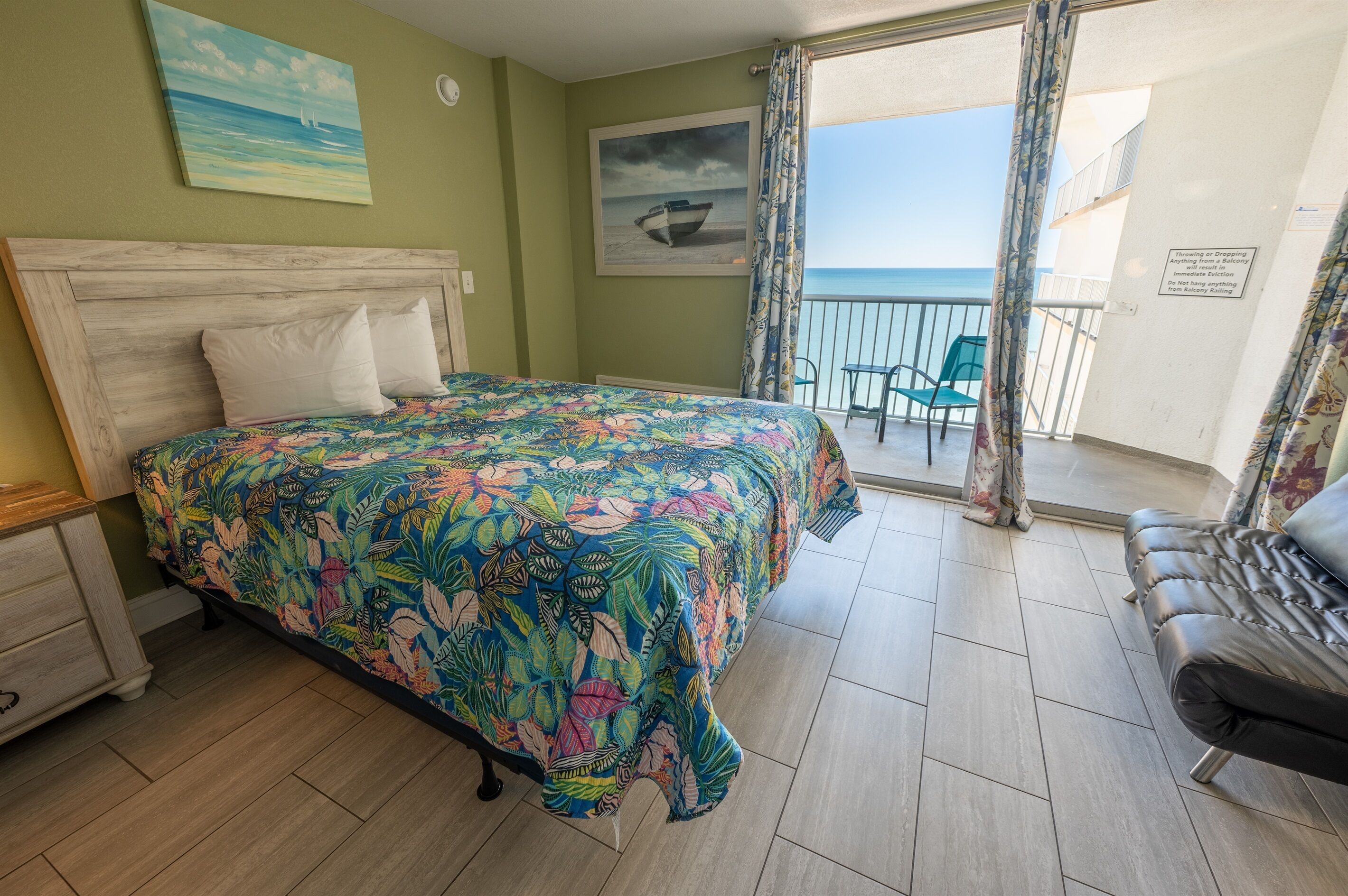 1 sovrum, skrivbord, strykjärn/strykbräda och gratis wi-fi