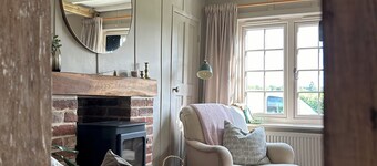 Cosy country cottage with lots of local walks, and short drive into Woodbridge