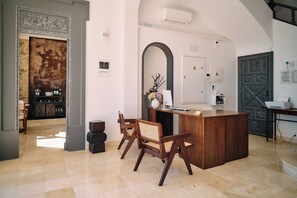 Reception - YOUNG Hotels Denia (Orba)