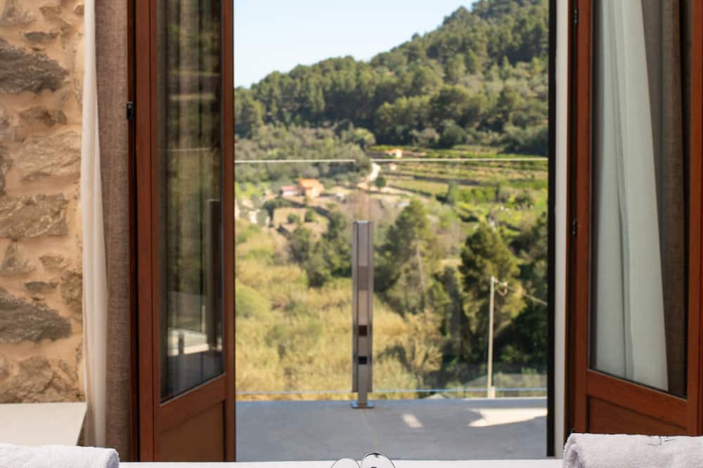 Young Hotels Spain SL