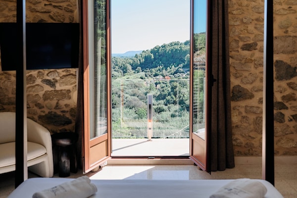 Superior-dobbeltværelse - bjergudsigt | Premium-sengetøj, dundyner, arbejdsområde til bærbare computere