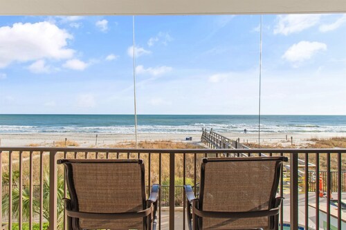 Recently Renovated, Oceanfront,Great Views,Pools!