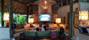 Books - Lions Luxury Eco-Resort & Spa (Malindi)