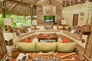 Books - Lions Luxury Eco-Resort & Spa (Malindi)