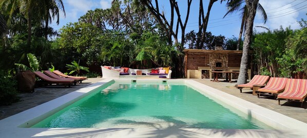 Outdoor pool, pool loungers