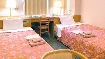 Escritorio, wifi gratis, ropa de cama