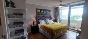 2 bedrooms, in-room safe, desk, iron/ironing board - Beach Apartment 145m2, daily sunset, False Bay view, TOP location (Cape Town)