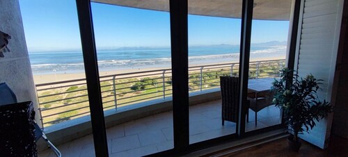 Beach Apartment 145m2, daily sunset, False Bay view, TOP location