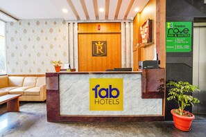 Reception - Fabhotel Rove Inn & Suites (Bengaluru)