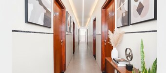 Fabhotel Rove Inn & Suites