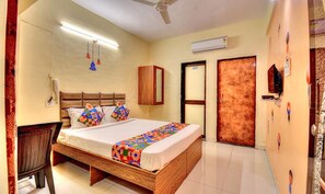 Deluxe Room | Egyptian cotton sheets, premium bedding, in-room safe, desk - FabHotel SRH (Paud)