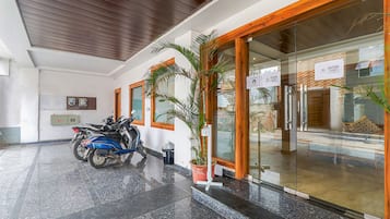 موقف سيارات