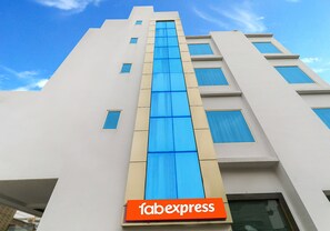 Exterior - Fabexpress Global Inn New (Lucknow)