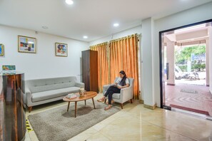 Lobby sitting area - FabHotel P.A.S Residency (Chennai)