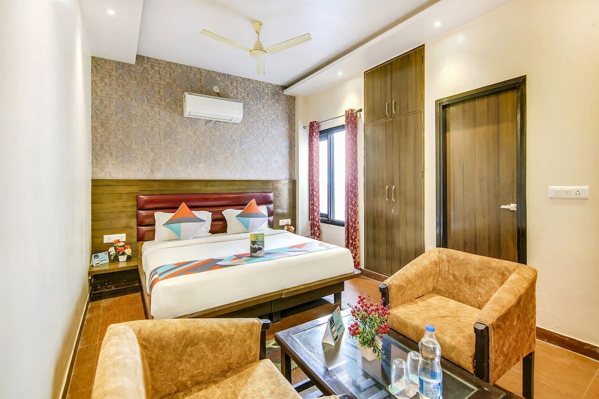 Deluxe Room | Egyptian cotton sheets, premium bedding, in-room safe, desk