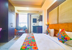 Egyptian cotton sheets, premium bedding, in-room safe, desk - Fabhotel Kiara The Private Suites (Gurugram)