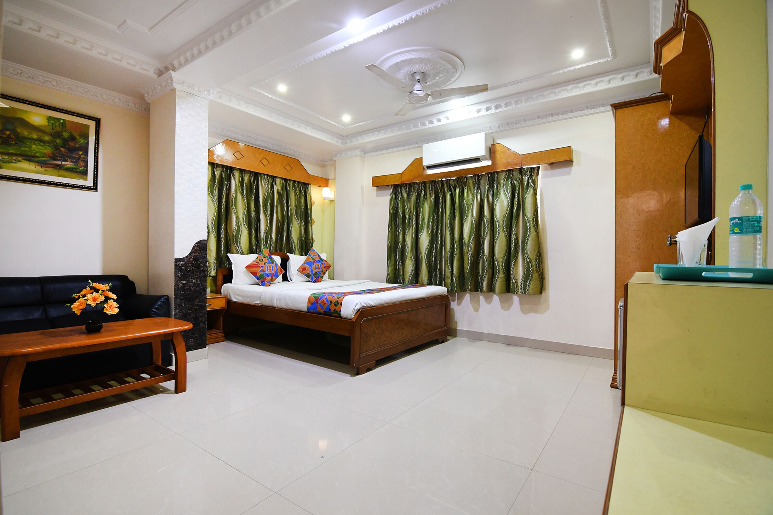 Photo - FabHotel Wild Orchid - 800m from Medica Superspecialty Hospital