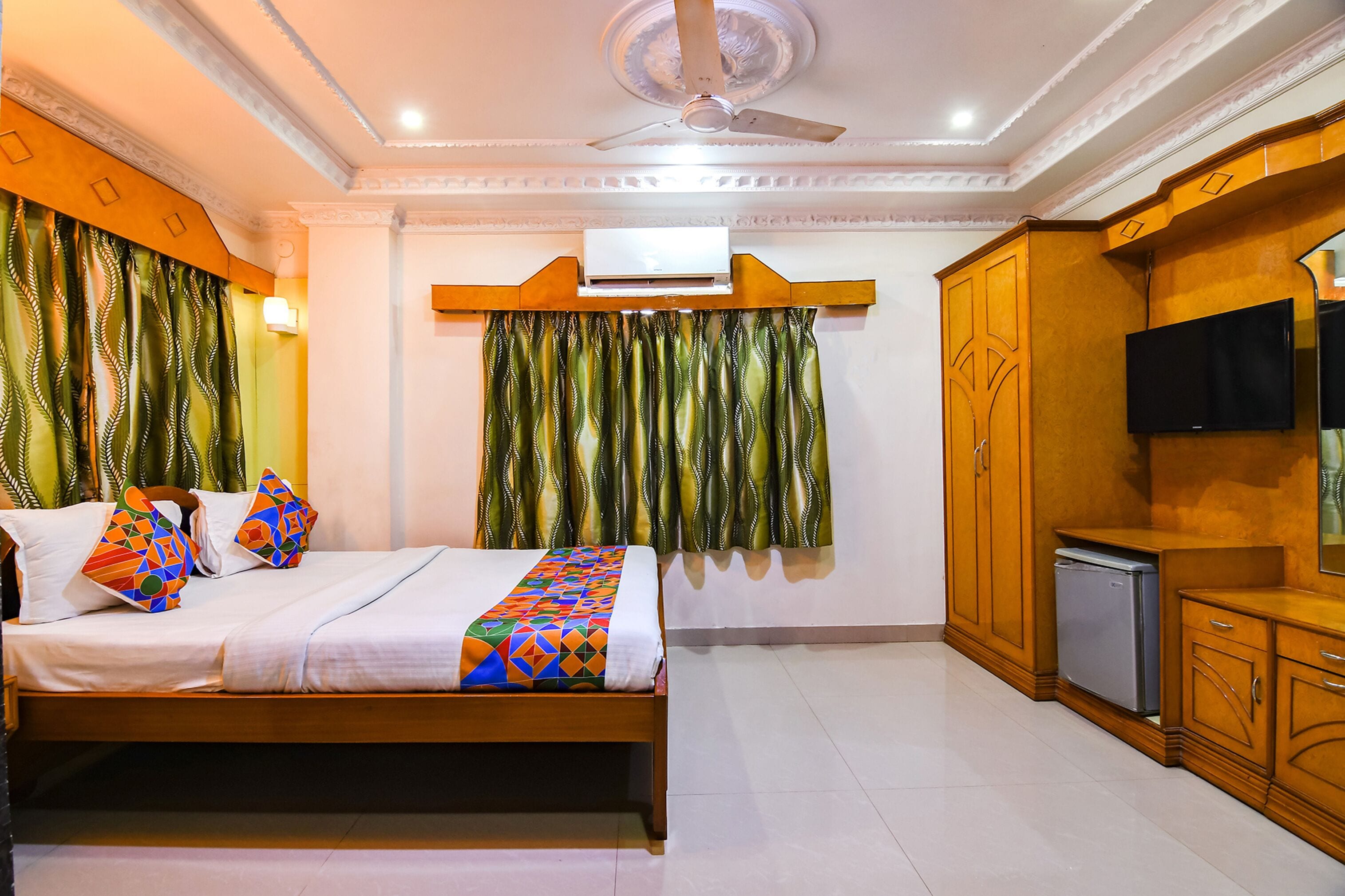 Photo - FabHotel Wild Orchid - 800m from Medica Superspecialty Hospital