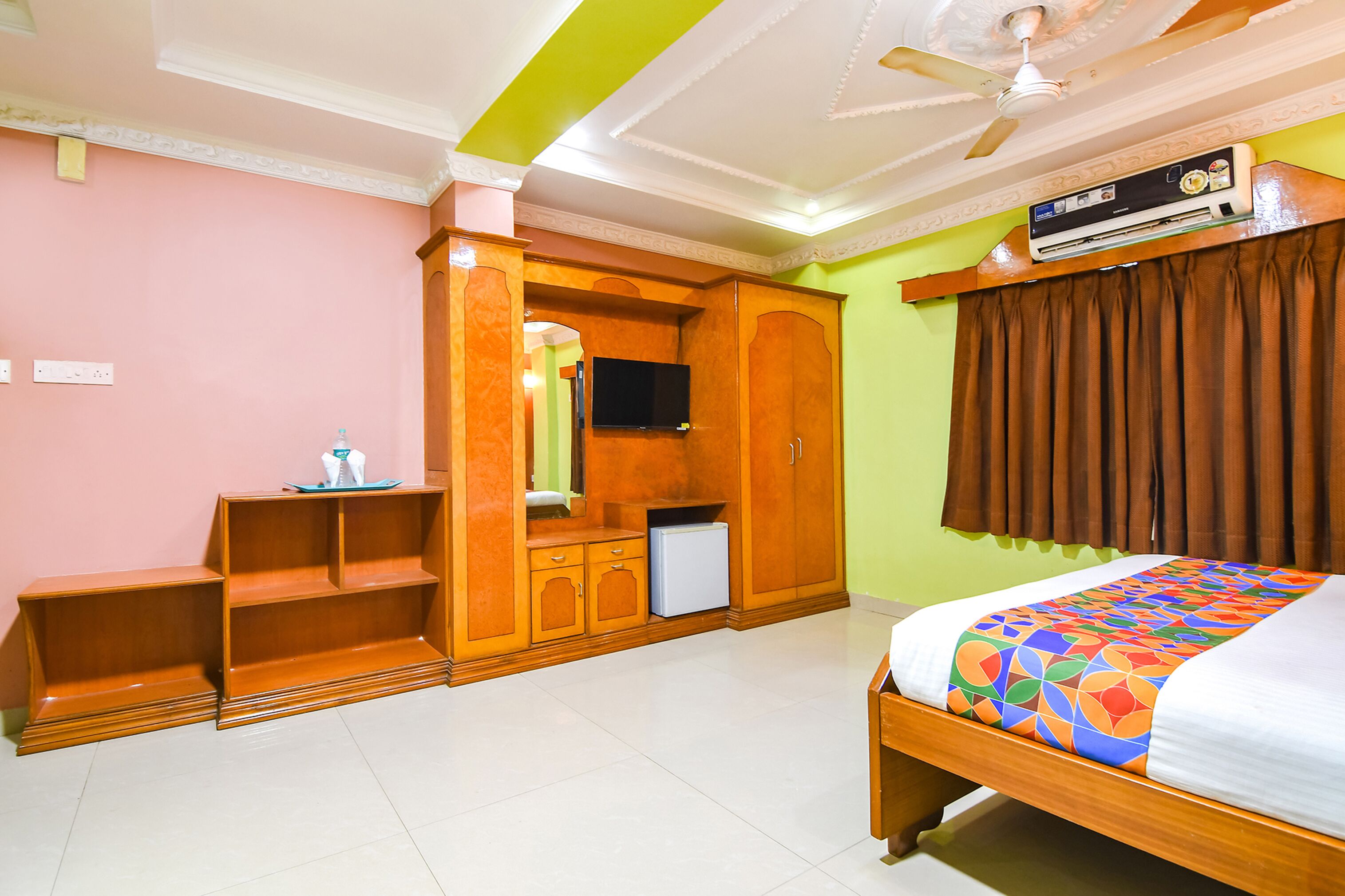 Photo - FabHotel Wild Orchid - 800m from Medica Superspecialty Hospital