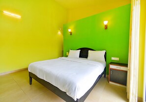 Premium Room | Egyptian cotton sheets, premium bedding, in-room safe, desk
