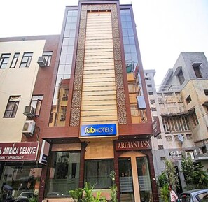 Exterior - Fabhotel Arihant Inn (New Delhi)