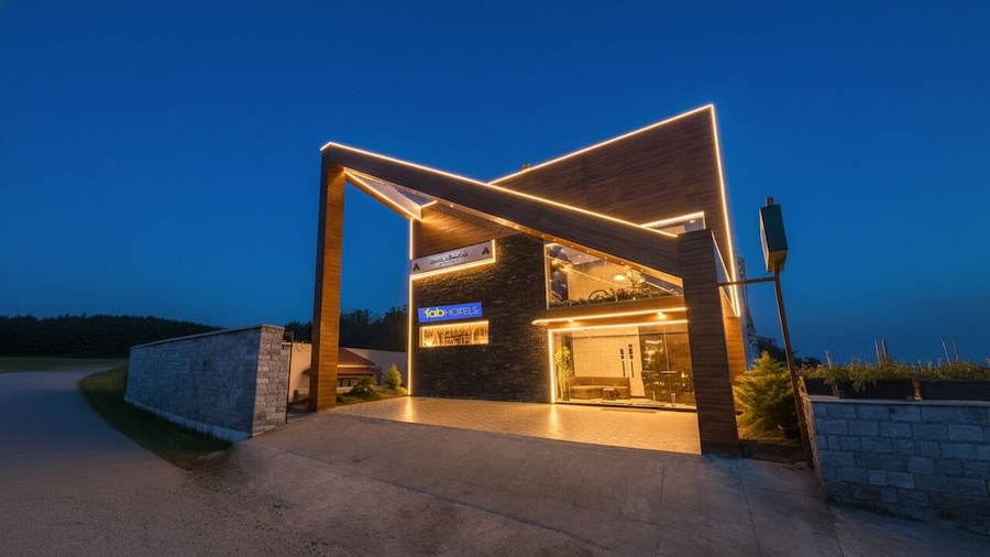 Fabhotel Sholas Residency I