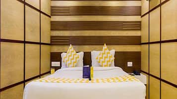 Deluxe Room | Egyptian cotton sheets, premium bedding, in-room safe, desk