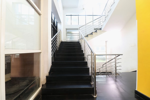 Staircase - Fabhotel Elite Inn (Thiruvananthapuram)