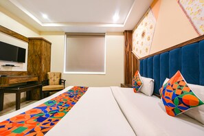 Egyptian cotton sheets, premium bedding, in-room safe, desk - FabHotel Baba Residency (New Delhi)