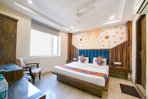 Deluxe Room | Egyptian cotton sheets, premium bedding, in-room safe, desk - FabHotel Baba Residency (New Delhi)