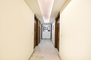 Lobby - FabHotel Baba Residency (New Delhi)