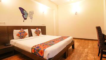 Premium Room | Egyptian cotton sheets, premium bedding, in-room safe, desk