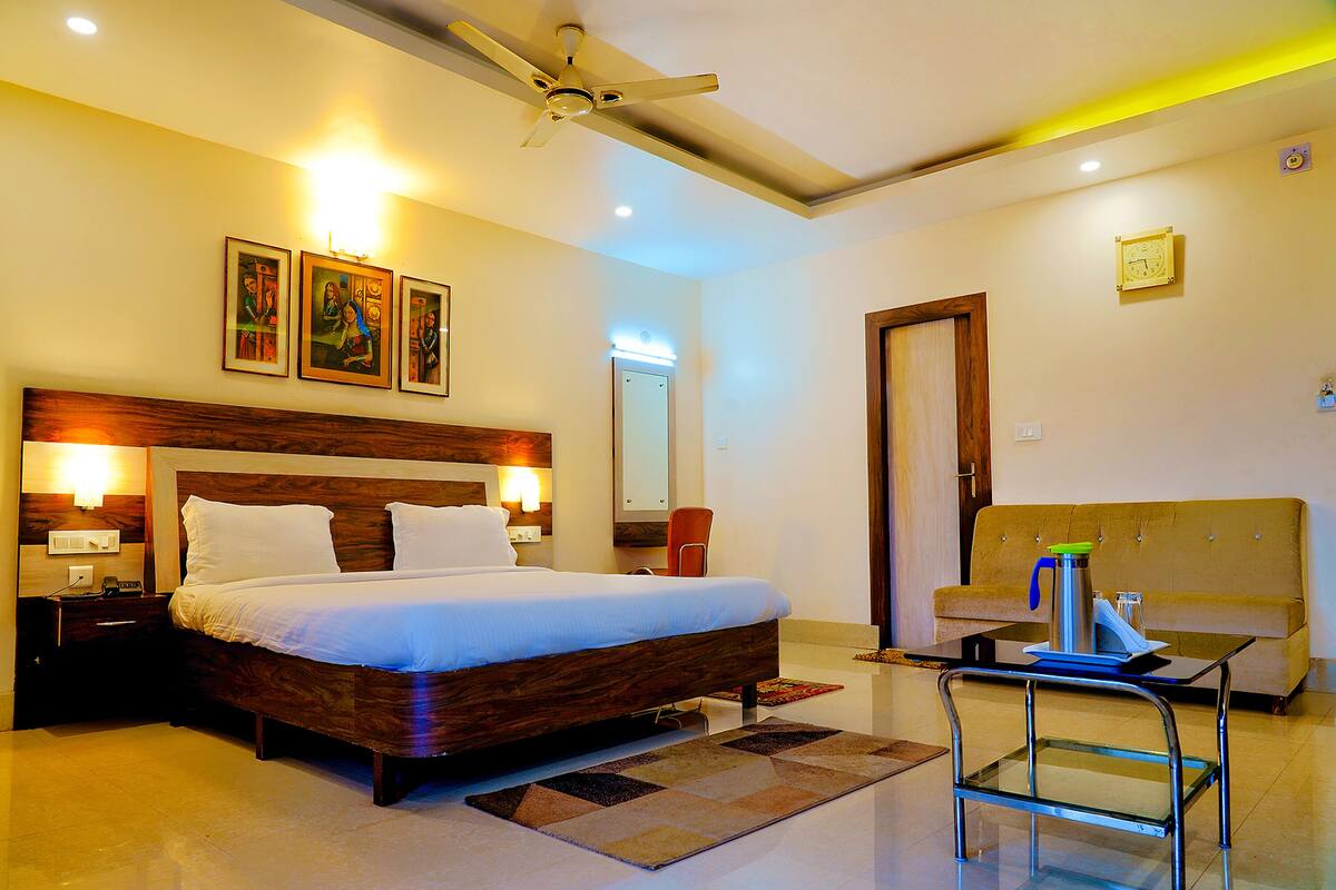 Luxury Suite | 1 bedroom, Egyptian cotton sheets, premium bedding, in-room safe