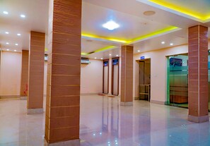 Lobby - Fabhotel Kanchan Plaza (Jatani)