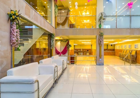 Lobby. Fabhotel Ruklo